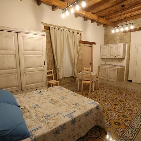 Aparthotel Antica Dimora Dell'Ammiraglio Licata Exterior foto