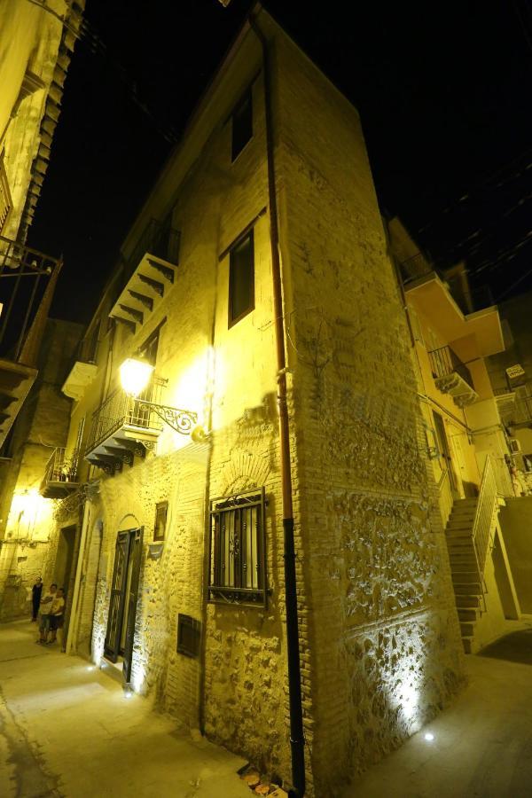 Aparthotel Antica Dimora Dell'Ammiraglio Licata Exterior foto